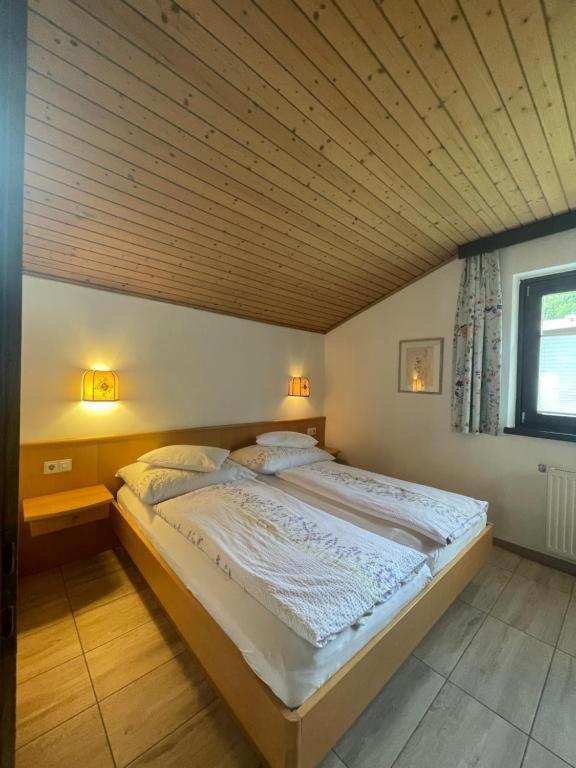 Restaurant-Pension Dorfwirt باد كلينكيرشهايم المظهر الخارجي الصورة